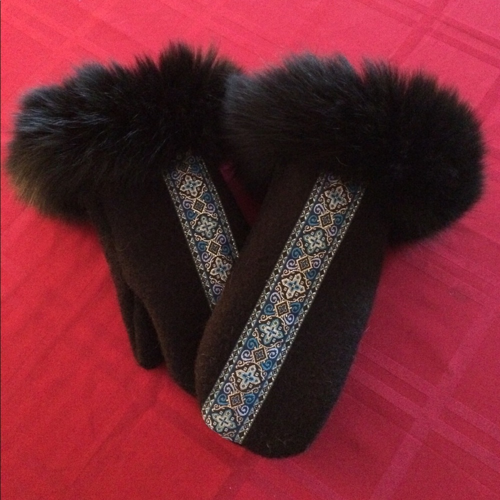 Classic Wool Duffle Mittens